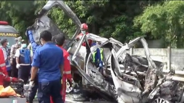 Ahli Ini Jelaskan Penyebab 2 Mobil Terbakar Saat Tabrakan di KM 58 Tol Jakarta-Cikampek