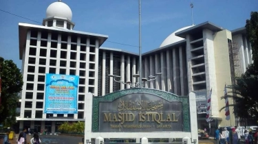 Tahun Terakhir Jadi Capres dan Wapres, Jokowi dan Ma'ruf Amin Laksanakan Salat Idul Fitri di Masjid Istiqlal