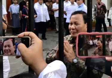 Prabowo Buka Pintu Rumah untuk Halalbihalal Jajaran Pejabat
