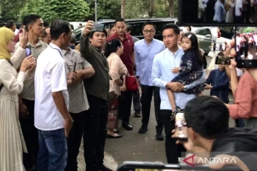 Sholat Idul Fitri dan Open House di Solo, Gibran Lanjutkan Halalbihalal ke Kediaman Prabowo di Kertanegara