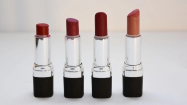 Persiapan Makeup Lebaran, Ini 5 Rekomendasi Warna Lipstik untuk Kulit Gelap