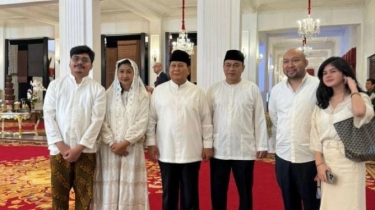 Bersama Sang Putra dan Mayor Teddy, Prabowo Hadiri Open House Presiden Jokowi di Istana Kepresidenan