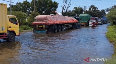 Warga Sayung Demak Sambut Lebaran di Tengah Kepungan Banjir