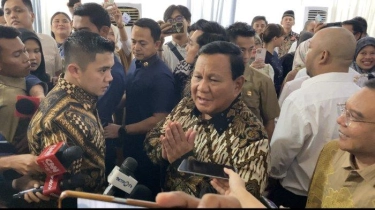 Prabowo Hanya Lempar Senyum saat Ditanya Rencana Temui Megawati