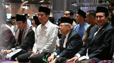 Foto Salat Idul Fitri Jokowi Panen Kritik Karena Saf Tak Rapat, Yang Benar Gimana?