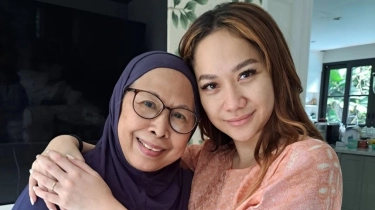 Caption Romantis Ibu Mendiang Ashraf Sinclair di Hari Raya, Nama BCL Ikut Disebut