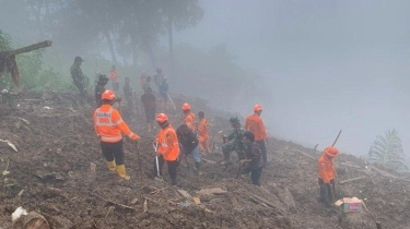 Tim SAR Jalan Kaki Hingga Terbangkan Drone Cari Balita dan Korban Longsor Lain di Tana Toraja