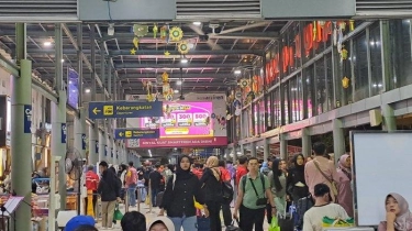 VIDEO Stasiun Pasar Senen Masih Ramai, Puluhan Ribu Pemudik Tiba di Jakarta: 26 Ribu Orang Mudik