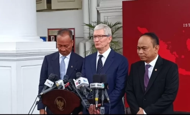 Bertemu Jokowi, Tim Cook Akui Pertimbangkan Pembangunan Pabrik Apple di Indonesia