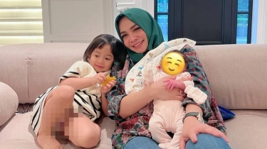 Selfie Bareng Rafathar, Baby Lily Diduga Pakai Bando Lebih Mahal Dari UMR Jakarta