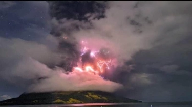 Hindari Lontaran Material Erupsi Gunungapi Ruang, KN SAR Bima Sena Dipindahkan ke Pelabuhan Minanga