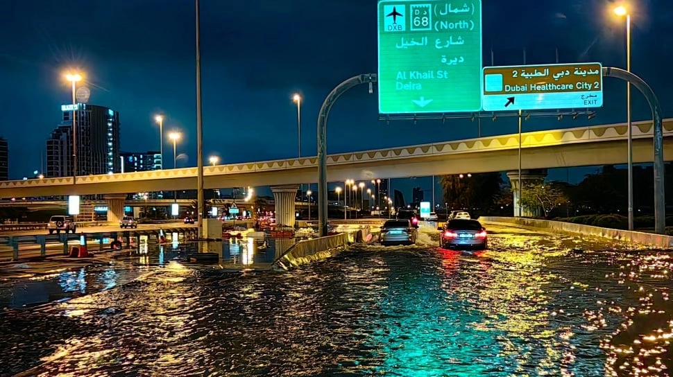 Banjir Bandang Terjang Dubai, Warga Mulai Kesulitan Dapat Air Bersih