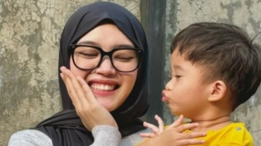 Putri Delina Sambangi Anak Nathalie Holscher, Sikapnya ke Adik Sambung Jadi Perbincangan