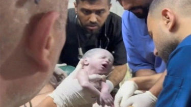 Keajaiban Muncul di Rafah, Bayi Mungil Lahir dari Rahim Ibu yang Sudah Meninggal Dibom Israel