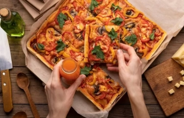 Ada Pizza hingga Sup Kalengan, Kenali 7 Makanan Sumber Garam dan Begini Cara Menguranginya