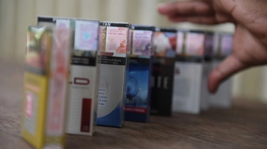Kenaikan Tarif Cukai Buat Rokok Murah Berjamuran di Warung Madura