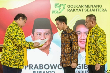 Dipecat dari PDIP, Airlangga Sebut Jokowi dan Gibran Sudah Masuk Keluarga Besar Golkar