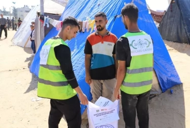 NU Care-LAZISNU Salurkan Bantuan 3 Truk Kontainer Paket Pangan, Tepung, dan Terpal, untuk Warga Gaza