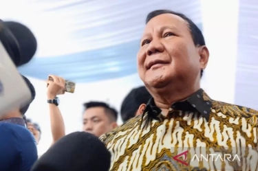 Tak Beri Pernyataan Jelang Ditetapkan Jadi Presiden Terpilih, Prabowo hanya Lambaikan Tangan