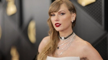 Terjemahan Lirik Lagu But Daddy I Love Him - Taylor Swift: Now I'm Running With My Dress Unbuttoned