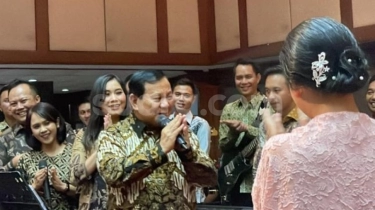 Momen Prabowo Tatap dan Sapa Titiek Soeharto di Acara Ultah Istri Wismoyo