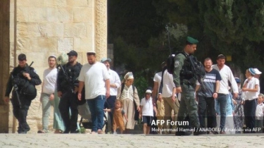 Ratusan Ekstremis Yahudi Berkeliaran di Kompleks Masjid Al-Aqsa, Lakukan Ini, Dikawal Ketat Polisi