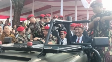 Momen Luhut Naik Mobil Taktis Disopiri Danjen Kopassus Dan Dikawal Sang Menantu