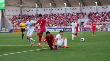 Sri Sultan HB X Ikut Lesehan Nobar Timnas Indonesia, Jersey yang Dipakai Bikin Stafnya Disalahin