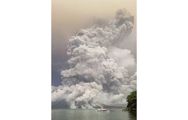 Abu Vulkanik Sampai ke Gorontalo, Masyarakat Diimbau Gunakan Masker Pasca Gunung Ruang kembali Erupsi