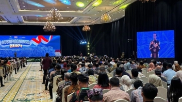 Jokowi Ingatkan Kepala Daerah: Jangan Hamburkan Anggaran Hanya untuk Rapat dan Studi Banding