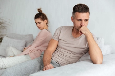 7 Pertanyaan Penting untuk Ditanyakan saat Pasangan Anda Mengabaikan Anda: Temukan Akar Masalah dan Komunikasi!