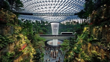 Tak Sekedar Transit, Bandara Changi Kini Jadi Destinasi Wajib Dikunjungi di Singapura