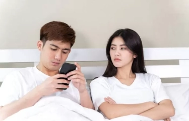 8 Tanda Pasangan Anda Berusaha Terlihat Lajang di Media Sosial, Salah Satunya Tidak Menandai Anda di Postingan