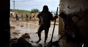 Lumpur Menghantam Pemukiman, Banjir Bandang di Afghanistan Tewaskan Lebih dari 300 Orang