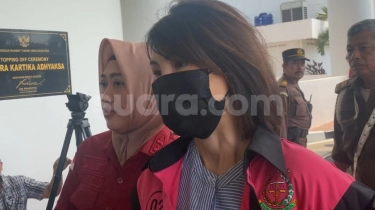 Dengan Tangan Terborgol, Helena Lim Susul Sandra Dewi Diperiksa Penyidik Kejagung Terkait Kasus Timah