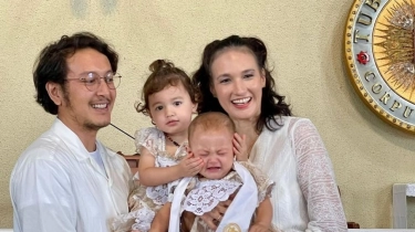 Nadine Chandrawinata Baptiskan Anak Kedua, Momen Dimas Anggara Azankan saat Lahir Diungkit