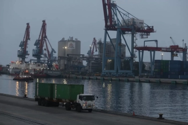26.415 Kontainer Barang Impor Tertahan di Pelabuhan Tanjung Priok dan Tanjung Perak, Ada Besi Baja hingga Barang Elektronik