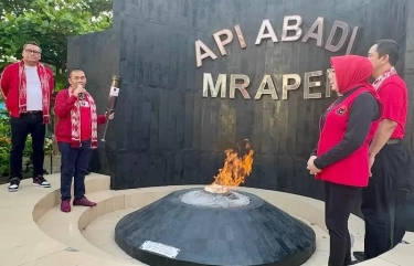 Jelang Rakernas ke-V, DPP PDIP Nyalakan Api Abadi Mrapen Simbol Lahirkan Pemimpin Tak Bisa Instan