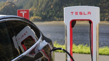Diminta Balik: Elon Musk Pekerjakan Kembali Mantan Karyawan Supercharger Team