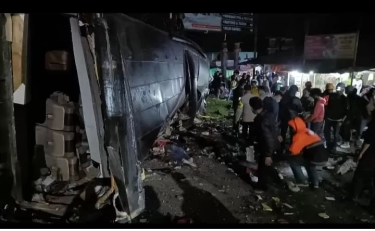 Bawa Rombongan dari Jakarta, Bus Pariwisata Terbalik di Sumut, Dua Orang Meninggal Dunia