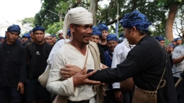 Akhirnya Warga Suku Baduy Bertemu 'Abah Gede' di Serang,Al Muktabar Siapkan Fasilitas Ini