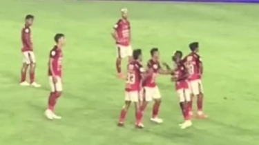 Terulang Lagi! Ini Momen Sesama Pemain Bali United Bersitegang di Lapangan, Kali Ini Bad Ending