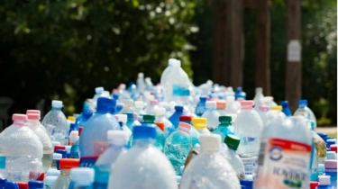 Juara! Sampah Plastik Aqua Menempati Urutan Pertama Pencemaran Sungai di RI