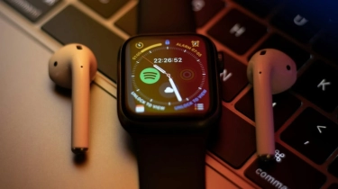 Mudah! Cara Menghubungkan AirPods ke Apple Watch