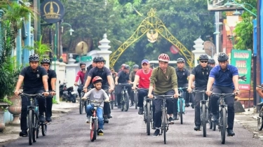 Tak Diundang PDIP ke Rakernas, Jokowi Asyik Bersepeda dengan Jan Ethes di Yogyakarta