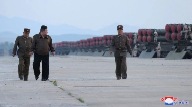 Kim Jong Un Kirim Balon Sampah ke Korsel, Dibalas Kado Spesial Balon USB Isi Drakor