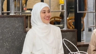 Aaliyah Massaid Tenteng Tas Berbentuk Unik di Pengajian Keberangkatan Haji Atta-Aurel, Berapa Harganya?