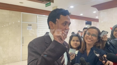 Viral Habiburokhman Ngonten Unboxing Snack saat Rapat DPR, Warganet: Itu Hasil Keringat Rakyat