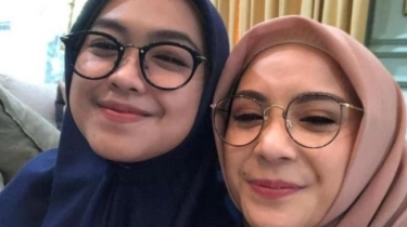Perbandingan Harga Tas Ria Ricis dan Nagita Slavina Saat Ibadah Haji: Tumben Punya Mama Gigi Murah!