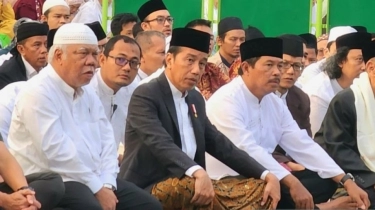 Jokowi Salat Idul Adha di Simpanglima Semarang, Duduk di Depan Bareng Menteri Basuki